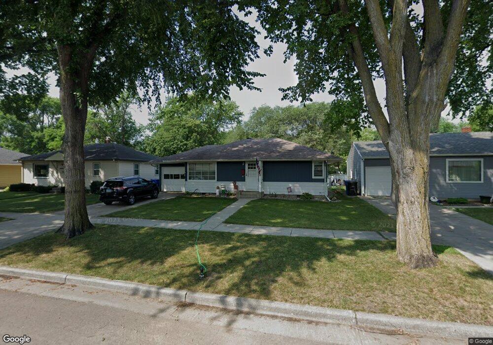 1638 1st St N, Fargo, ND 58102 - photo 1