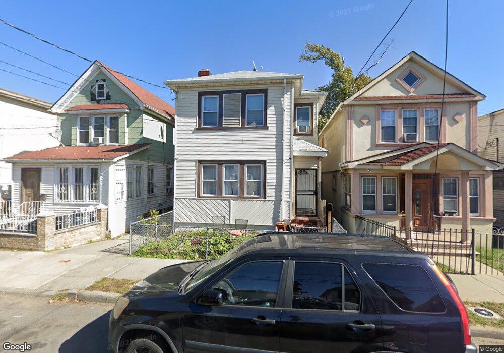 10465 165th St, Jamaica, NY 11433 - photo 1