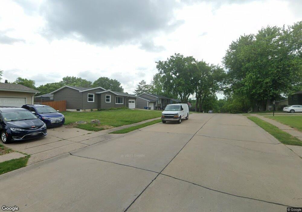 4634 Scott St, Davenport, IA 52806 - photo 1