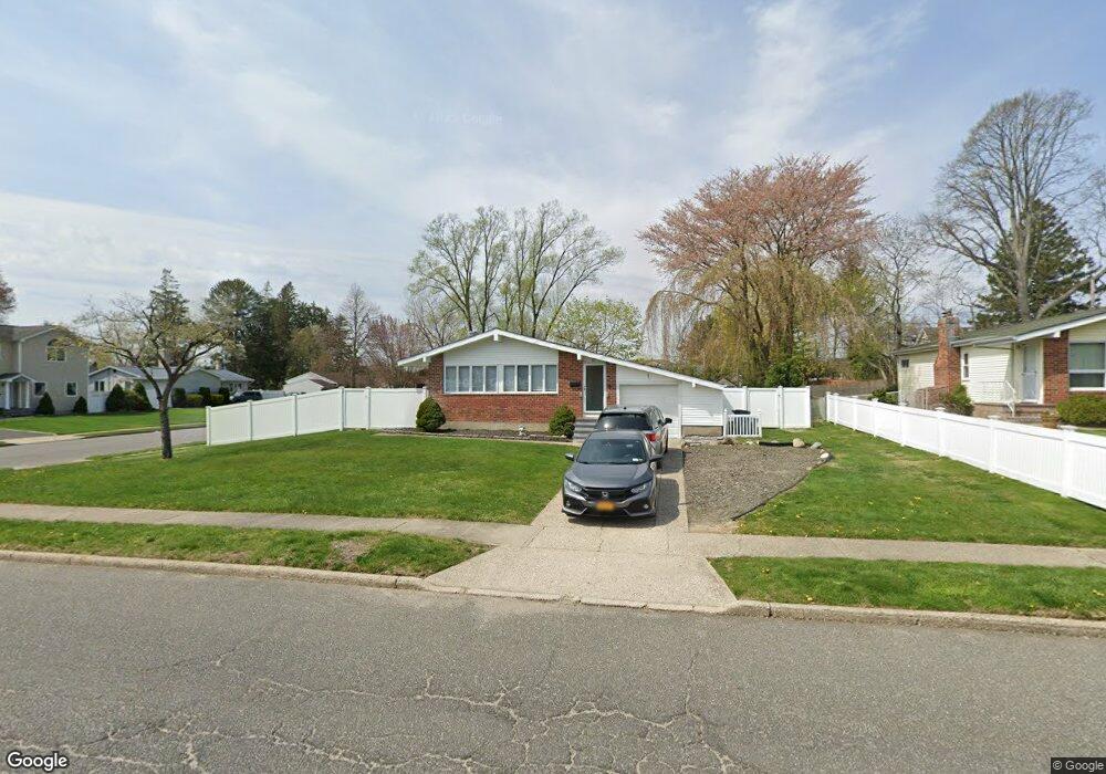 1 Rye Place, ComMacK, NY 11725 - photo 1