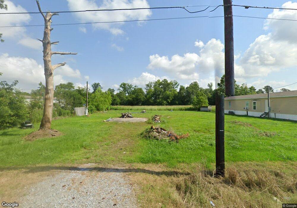 208 Tousaint Rd, Lake Charles, LA 70607 - photo 1