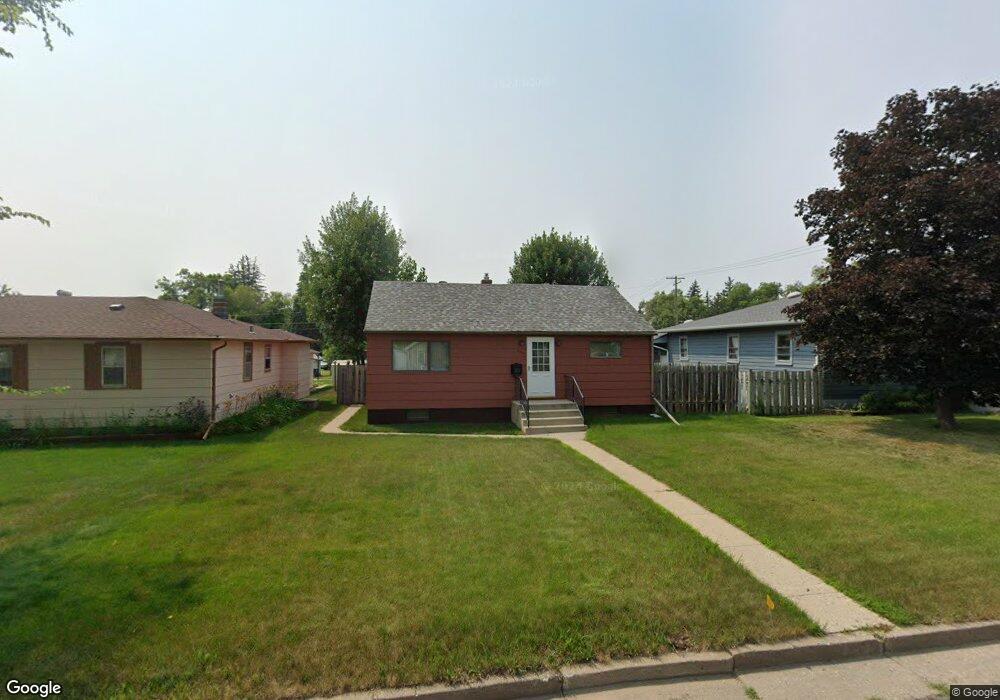 824 10th St SE, Jamestown, ND 58401 - photo 1