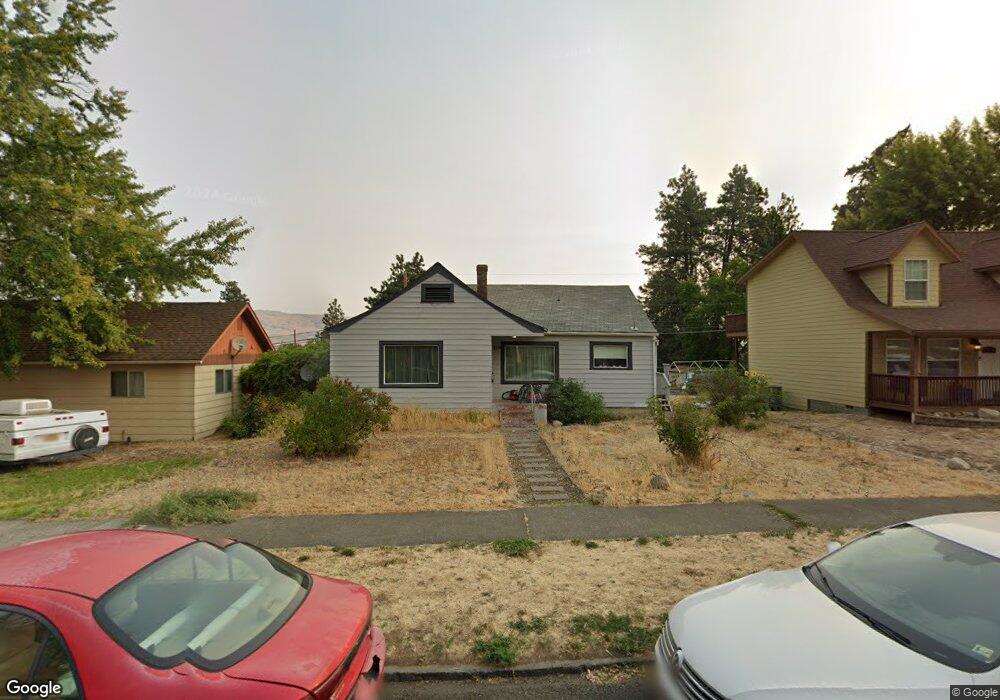 319 W 14th St, the Dalles, OR 97058 - photo 1