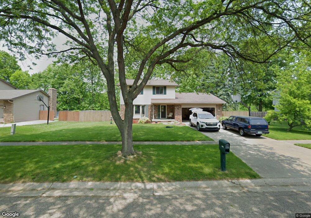 1009 Birchwood Dr, Flushing, MI 48433 - photo 1