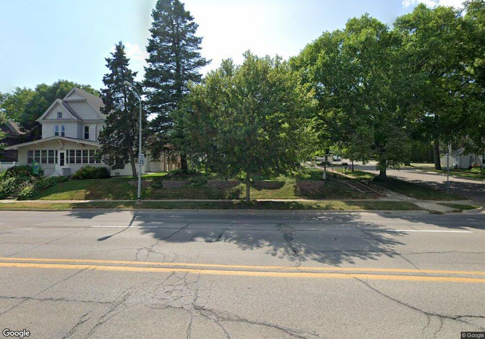 1303 Main St, Cedar Falls, IA 50613 - photo 1