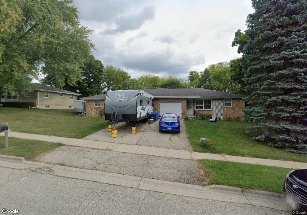 665 Dunn Ave, Oregon, WI 53575 - photo 1