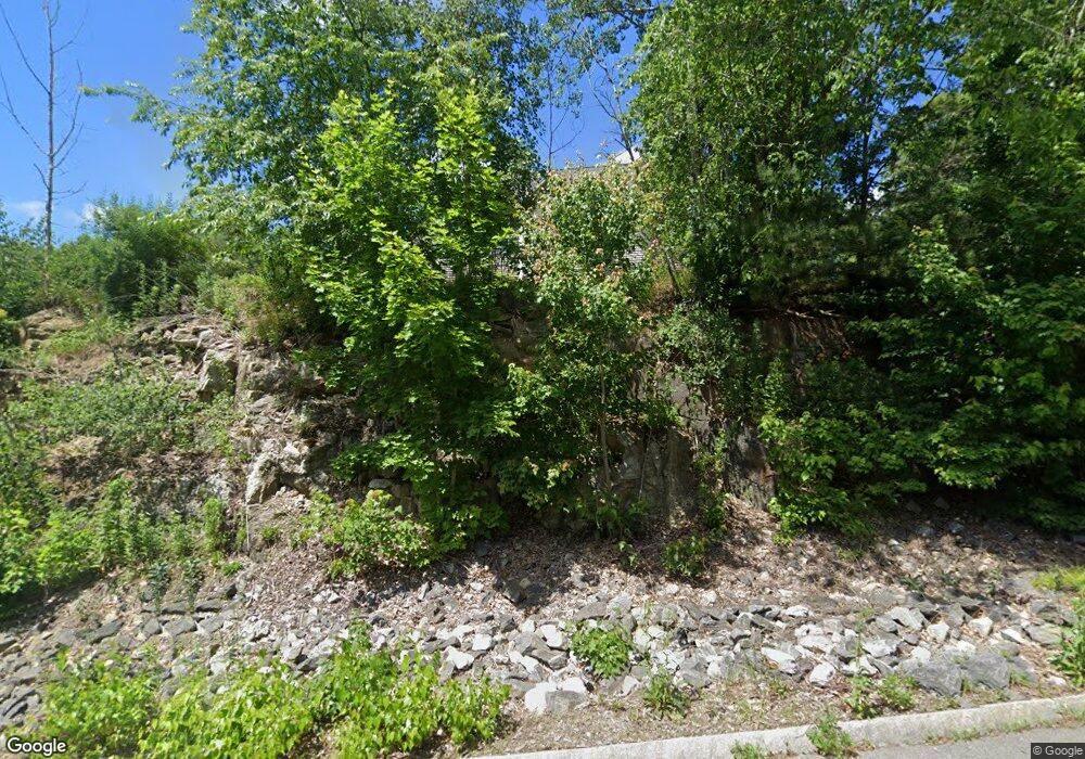 73 Maple Ave, Goffstown, NH 03045 - photo 1