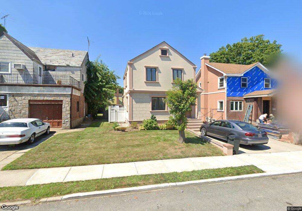 7630 173rd St, Fresh Meadows, NY 11366 - photo 1