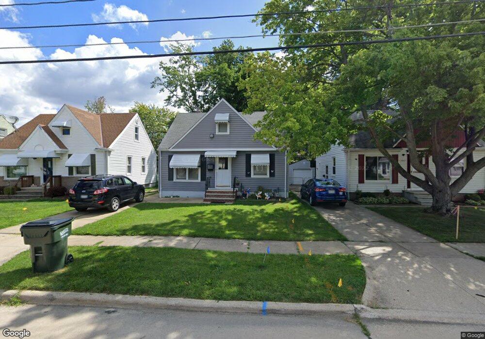 1717 Douglas Rd, Wickliffe, OH 44092 - photo 1