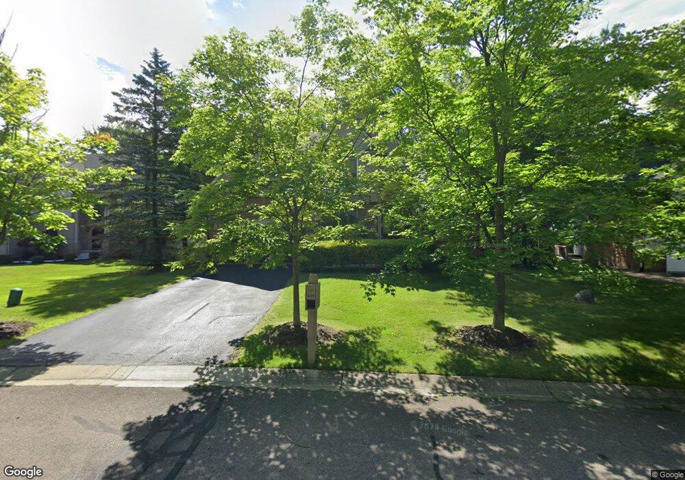 4695 Woodbine Cir unit 29, West Bloomfield, MI 48323 - photo 1