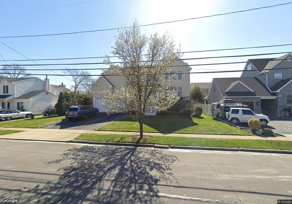 326 Wynsum Ave, Merrick, NY 11566 - photo 1