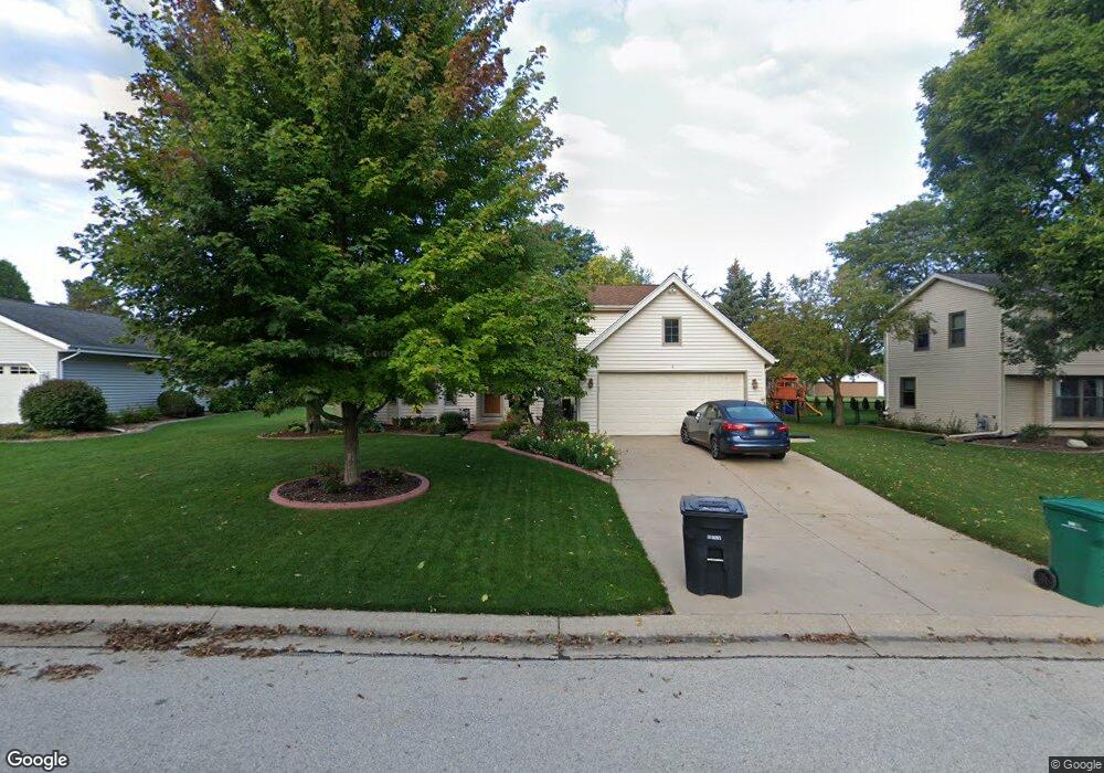 W154N7705 Pheasant Ln, Menomonee Falls, WI 53051 - photo 1