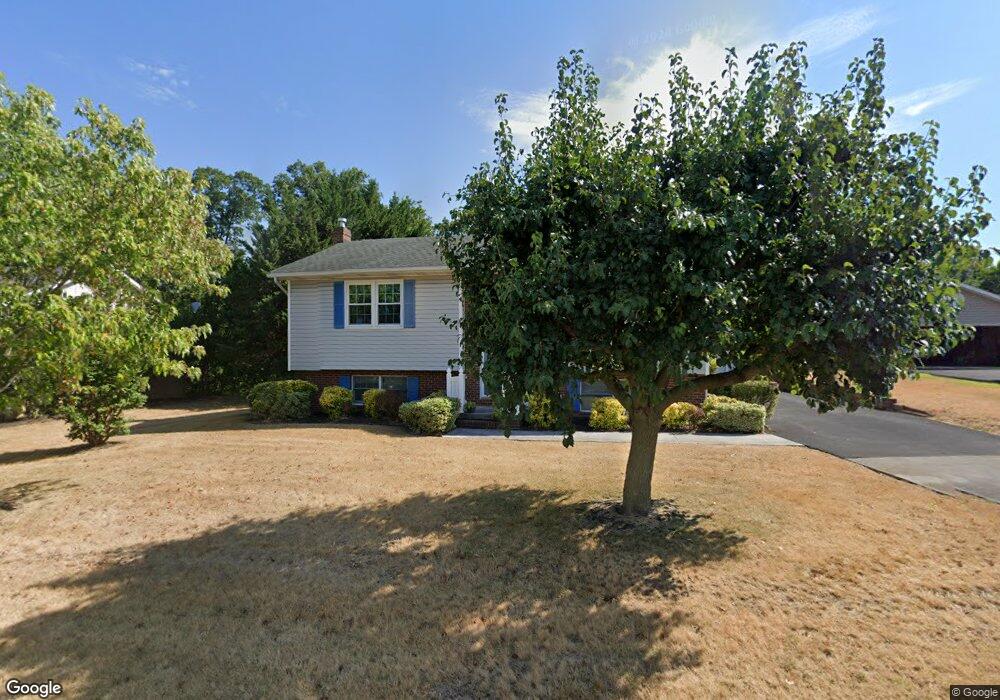 481 E Fairchild Dr, Strasburg, VA 22657 - photo 1