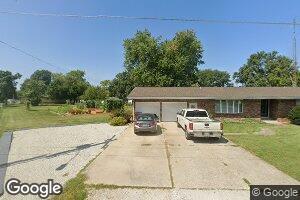 413 N Springfield Rd, Raymond, IL 62560