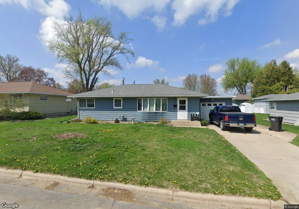 321 Glenn Rd, Albert Lea, MN 56007 - photo 1