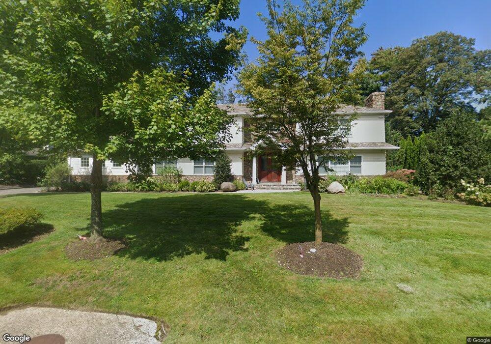 6 Melby Ln, Roslyn, NY 11576 - photo 1