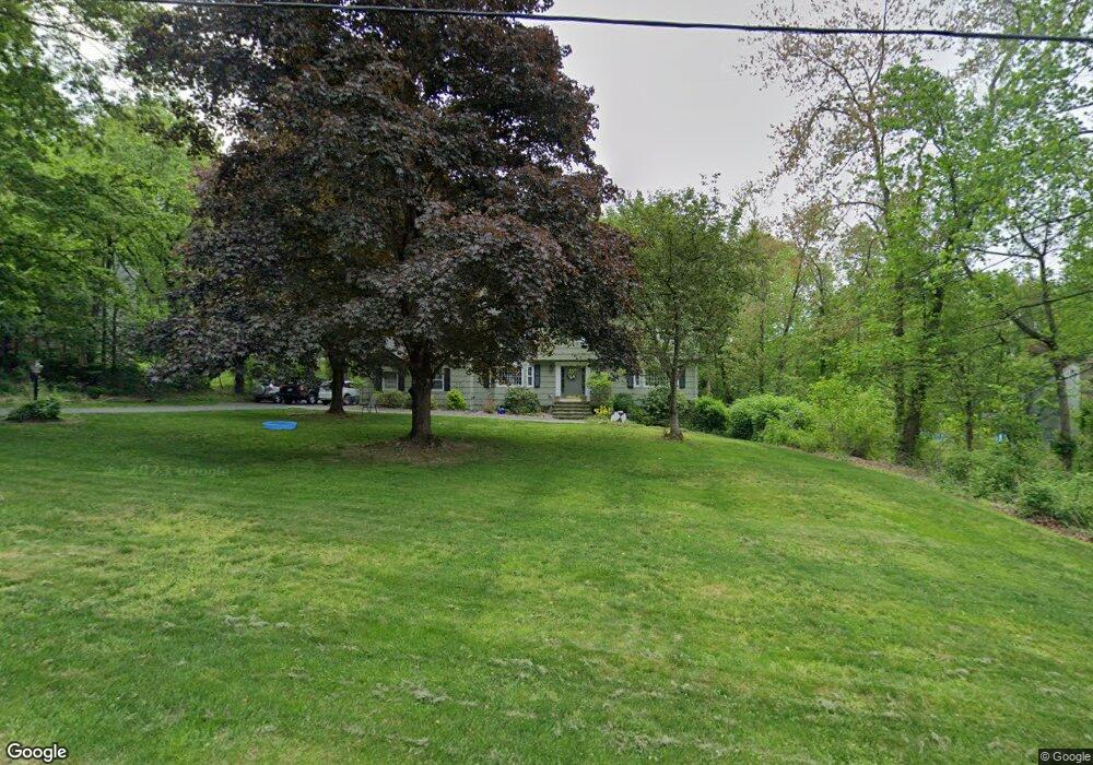 27 Longmeadow Rd, Trumbull, CT 06611 - photo 1