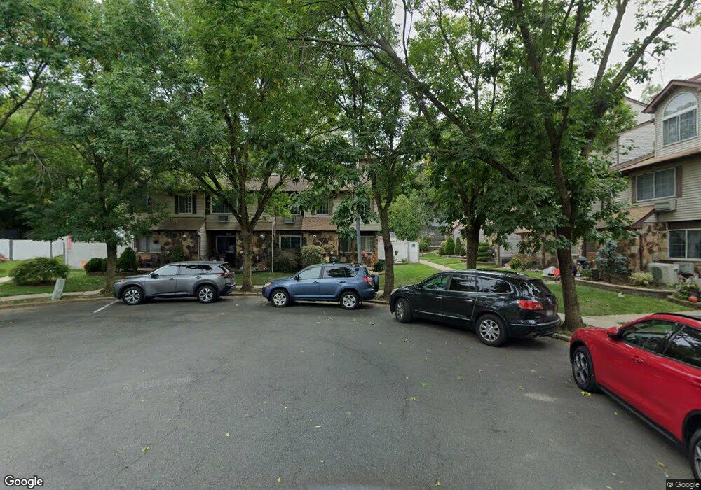 42 Croft Ct, Staten Island, NY 10306 - photo 1