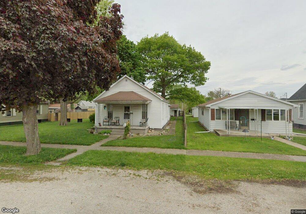 720 Wichita Ave, Lincoln, IL 62656 - photo 1