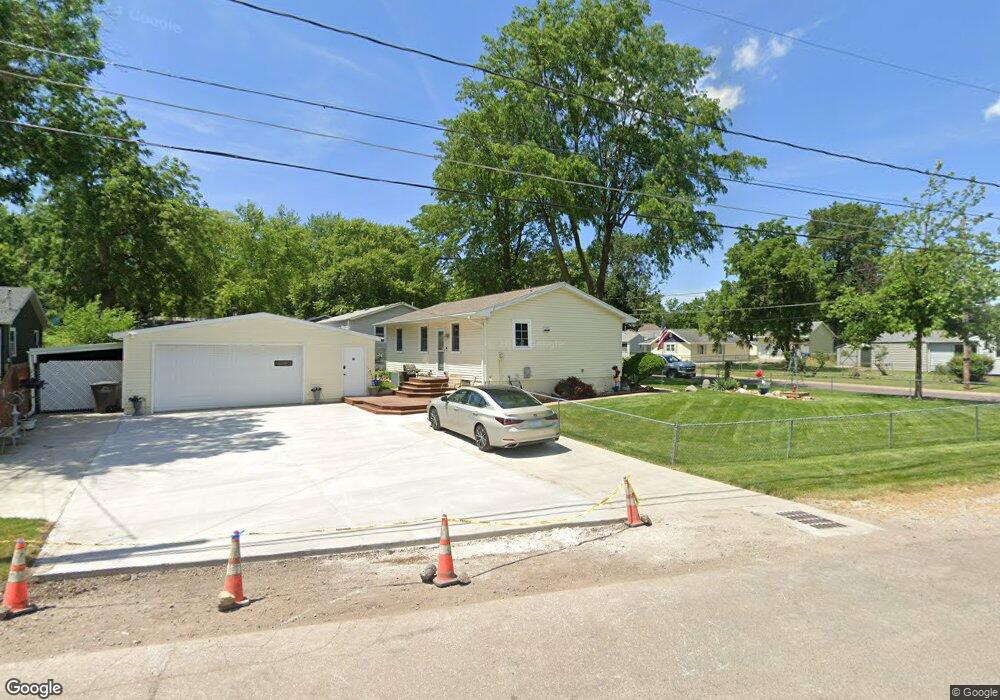 3427 E Shawnee Ave, Des Moines, IA 50317 - photo 1