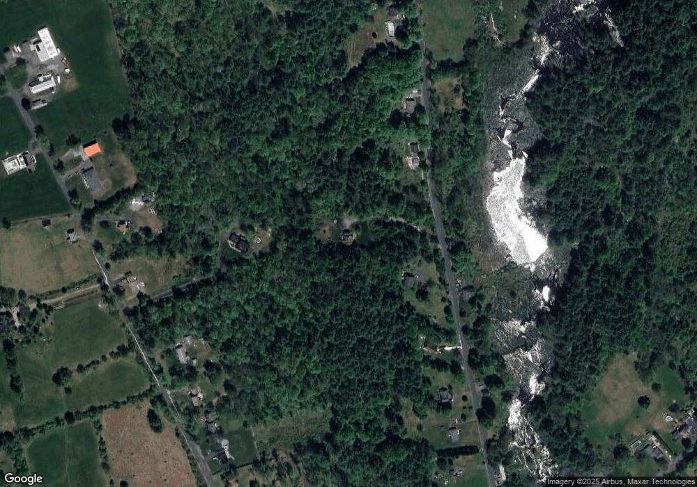 22 Greenwich Plns Rd, Ware, MA 01082 - photo 1