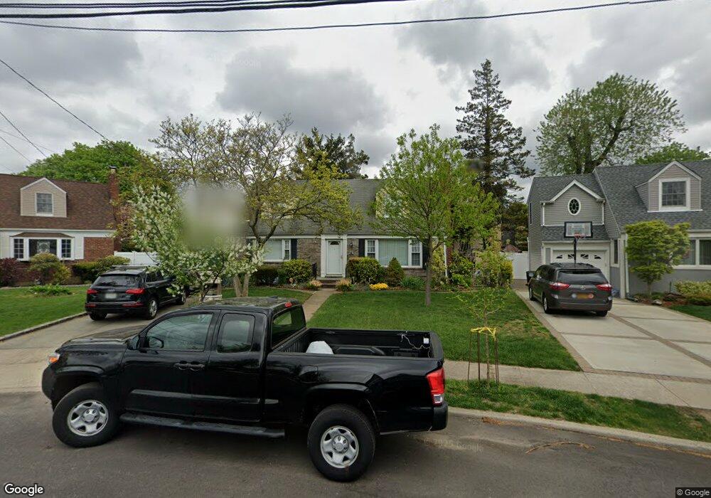 214 Groton Place, West Hempstead, NY 11552 - photo 1