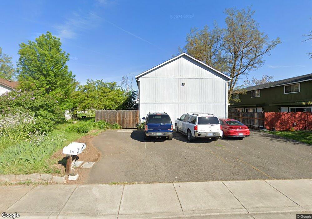 723 Manzanita St, Central Point, OR 97502 - photo 1