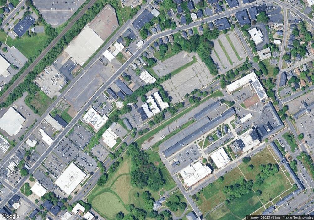 220 Pearl St unit 2R, Springfield, MA 01105 - photo 1