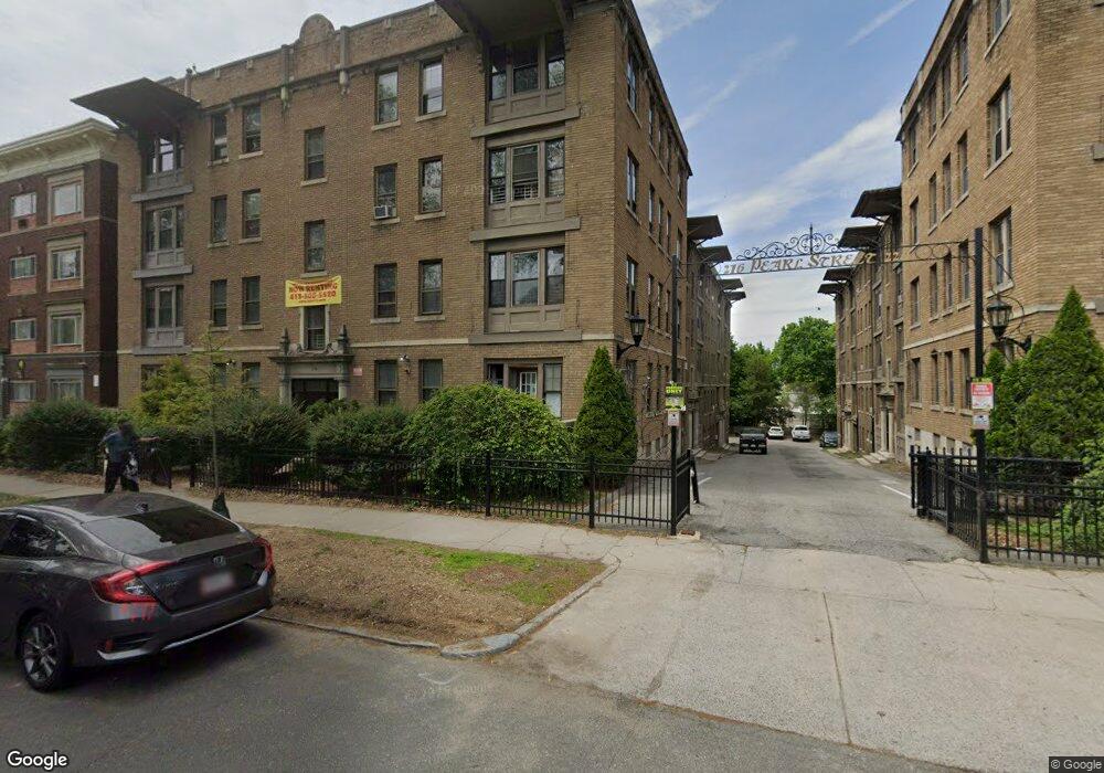 218 Pearl St unit 1R, Springfield, MA 01105 - photo 1