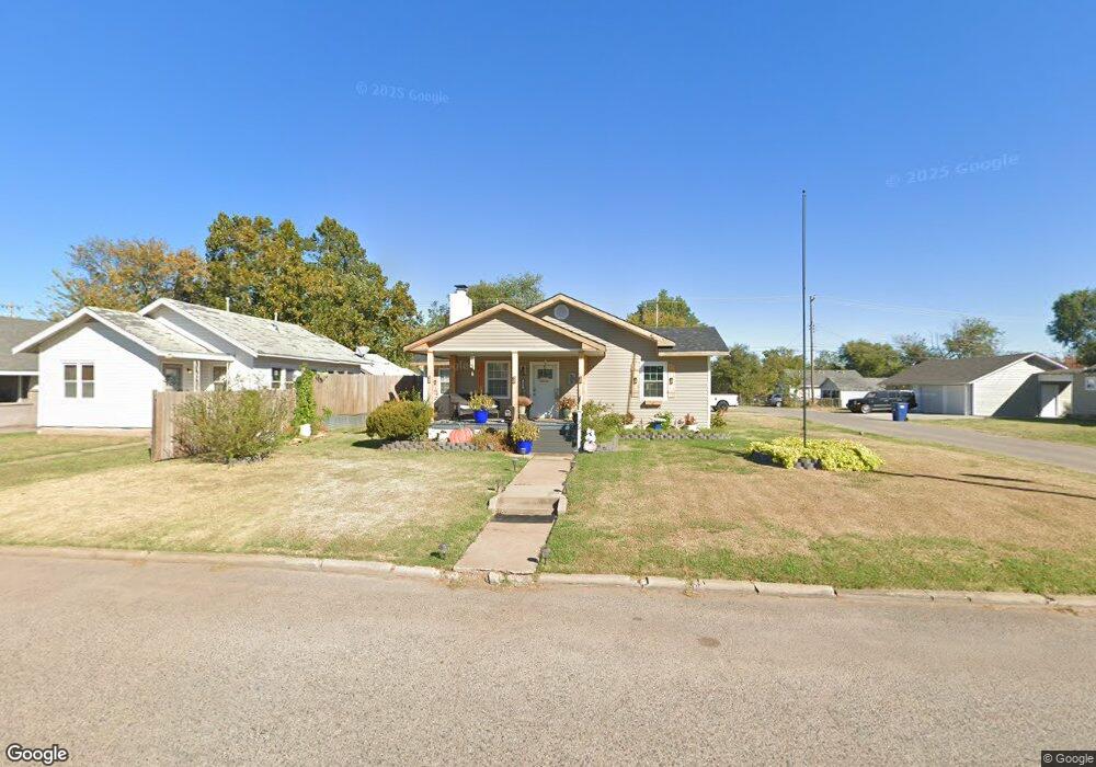 402 W Midland St, Shawnee, OK 74804 - photo 1