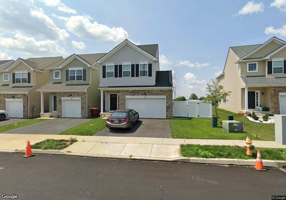 2194 Huntington Ln unit 5, Stockrtwn Township, PA 18040 - photo 1