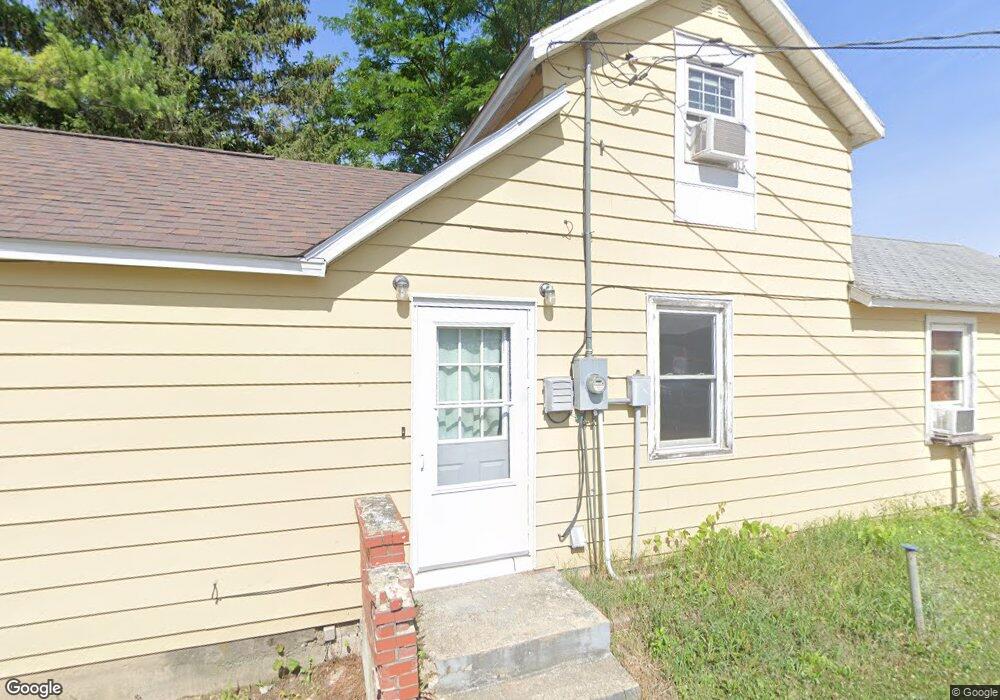 551 Circle Dr, Lansing, IA 52151 - photo 1