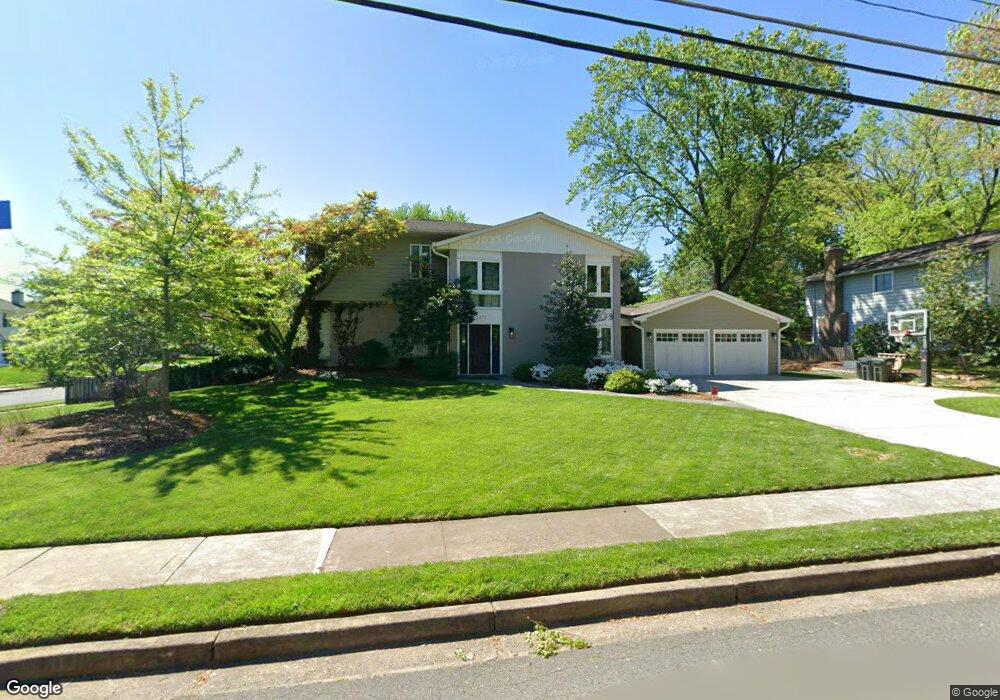 1671 Trap Rd, Vienna, VA 22182 - photo 1