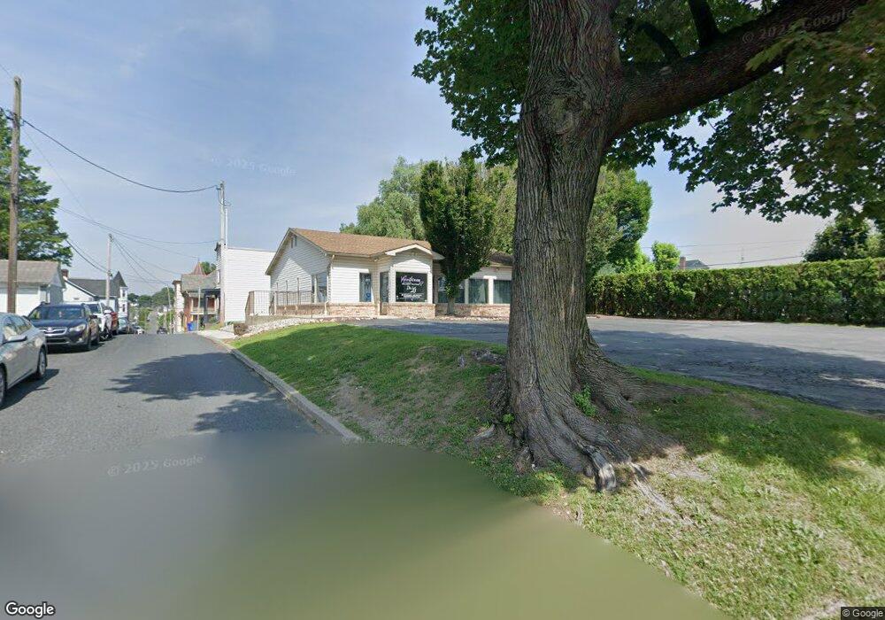 15 E Walnut St, Nazareth, PA 18064 - photo 1