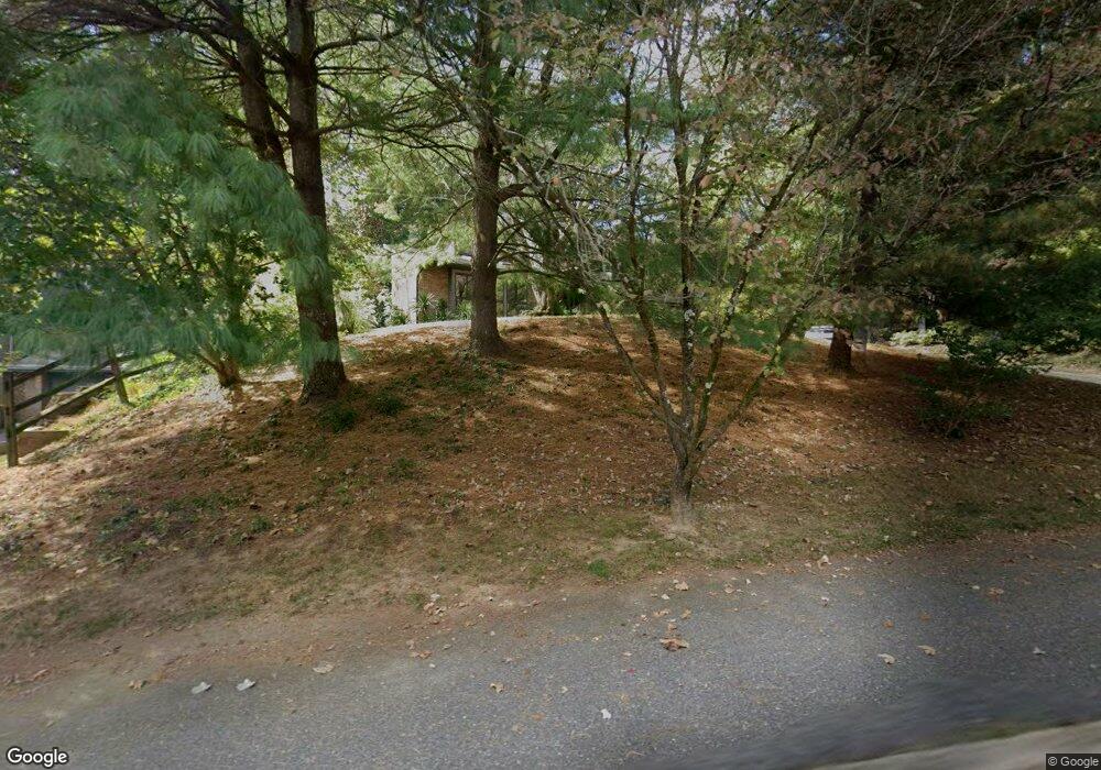 6516 Persimmon Tree Rd, Bethesda, MD 20817 - photo 1