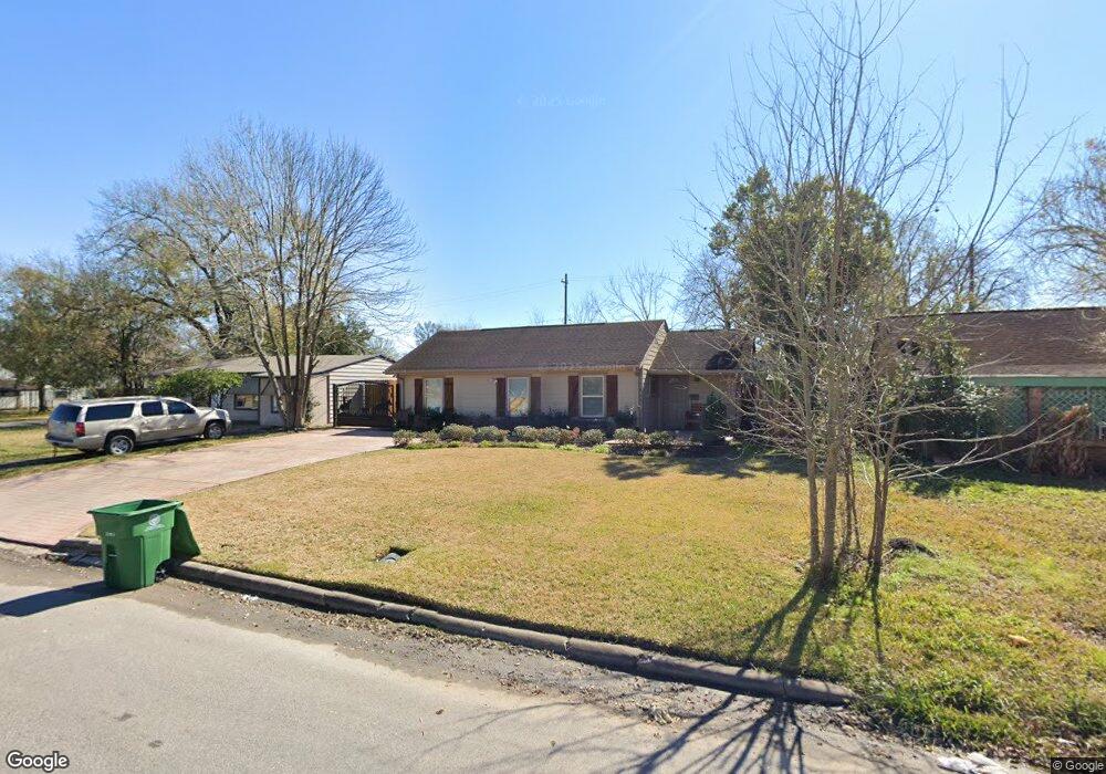 7662 Greendowns St, Houston, TX 77087 - photo 1