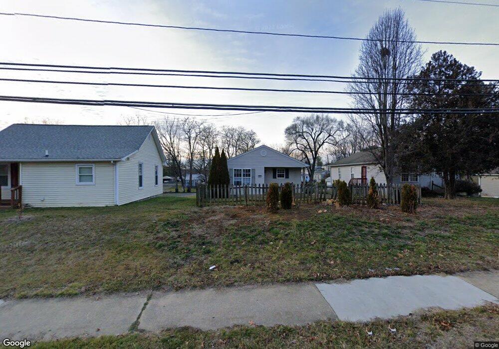 1447 N Delphine Ave, Waynesboro, VA 22980 - photo 1