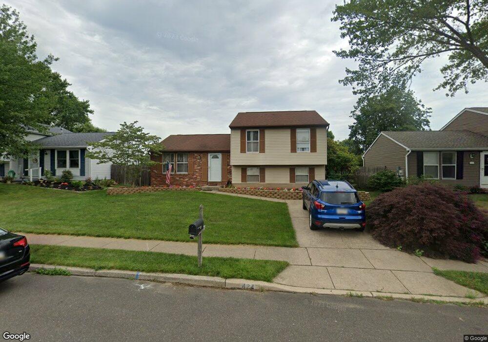 424 Musket Dr, Morrisville, PA 19067 - photo 1