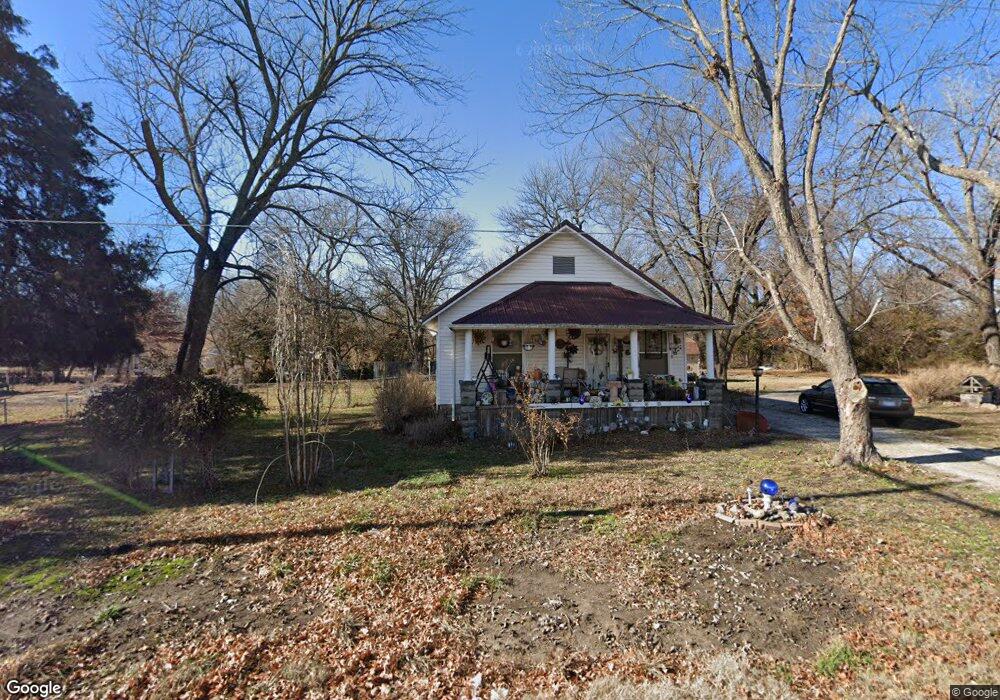 219 S 35th St, Parsons, KS 67357 - photo 1