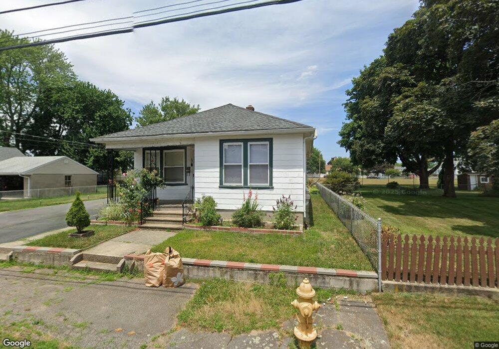 162 Columbine Ave, Pawtucket, RI 02861 - photo 1