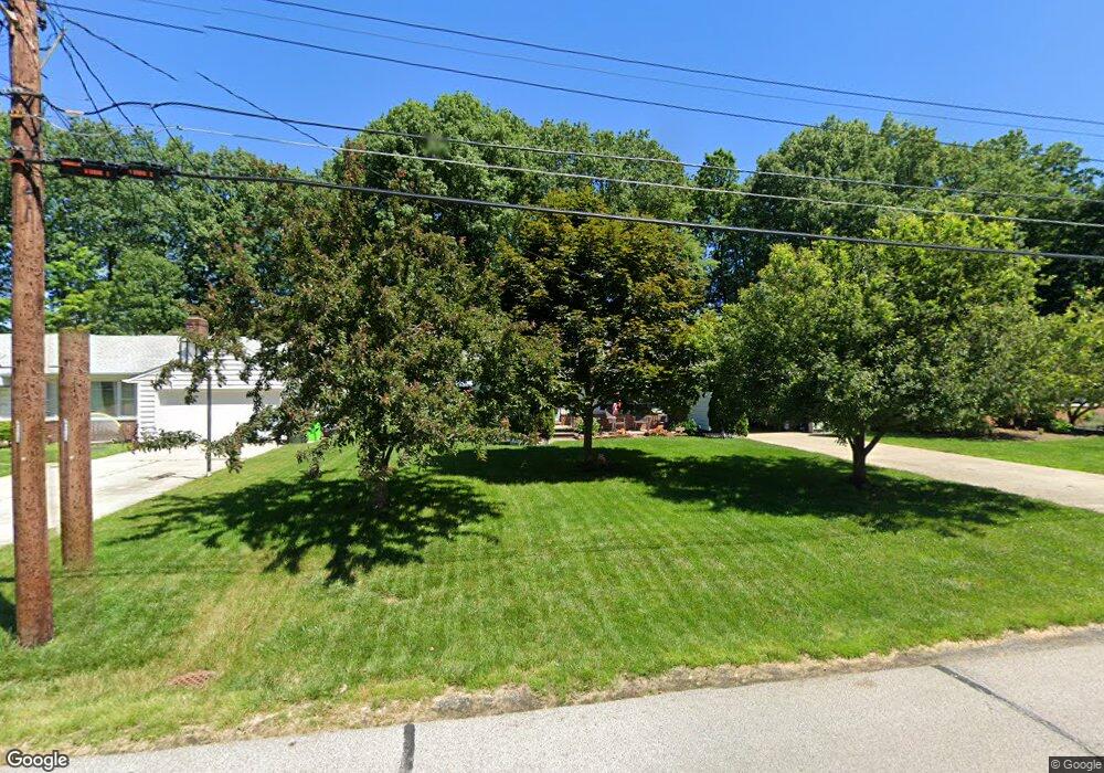 30141 Meadowbrook Dr, Wickliffe, OH 44092 - photo 1