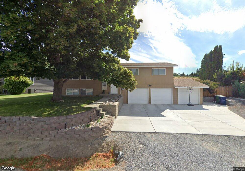 811 N Jennifer Ln, East Wenatchee, WA 98802 - photo 1