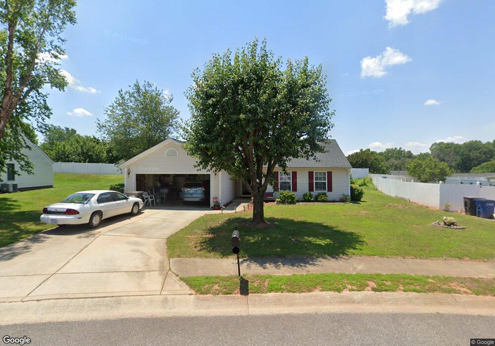 913 Ashland Ave, Statesville, NC 28677 - photo 1