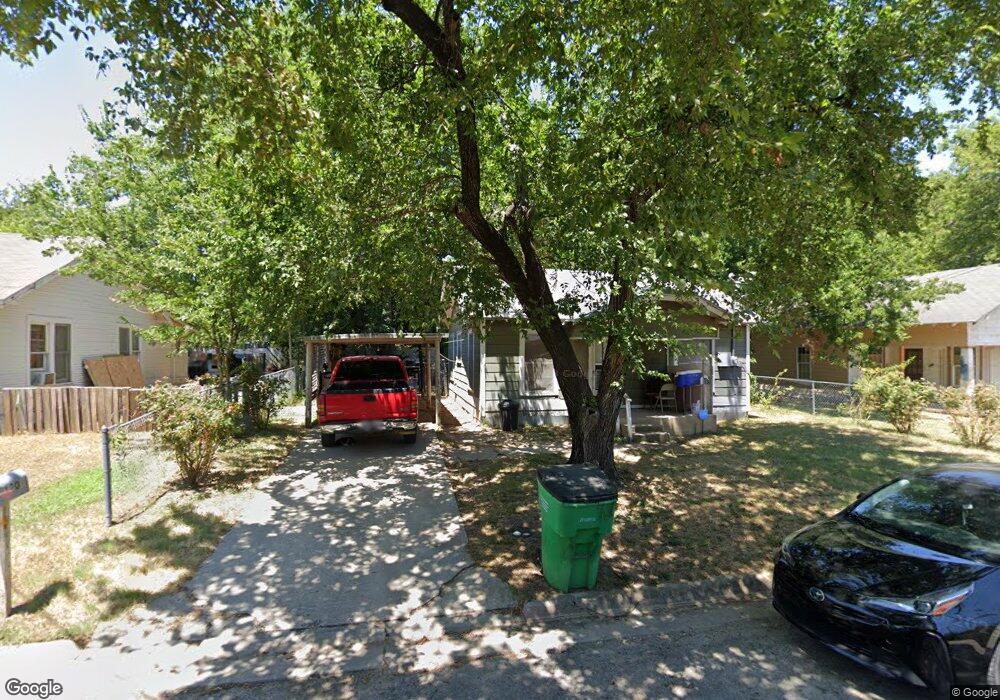 1209 Witherspoon St, Gainesville, TX 76240 - photo 1