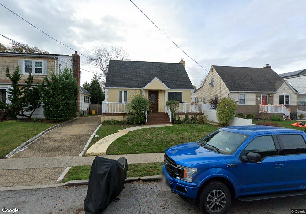 41 Avalon Rd, Hewlett, NY 11557 - photo 1