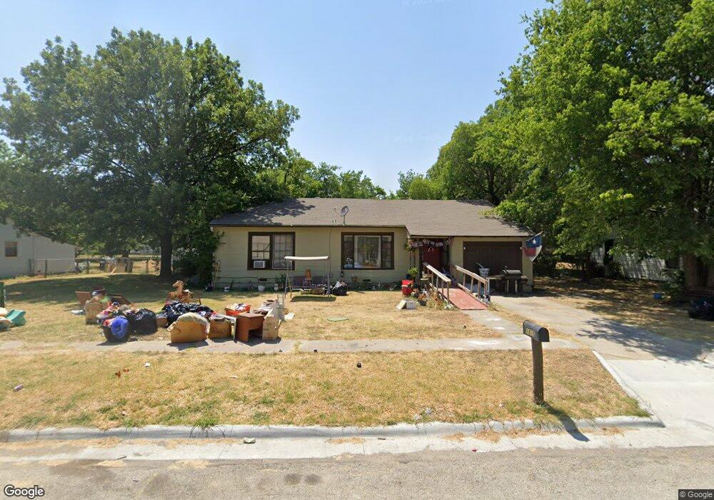 1815 Mill St, Gainesville, TX 76240 - photo 1