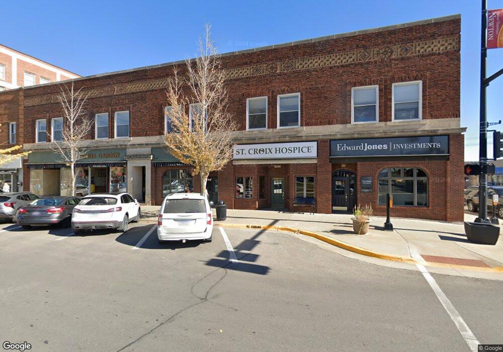 104 1st St N, Newton, IA 50208 - photo 1