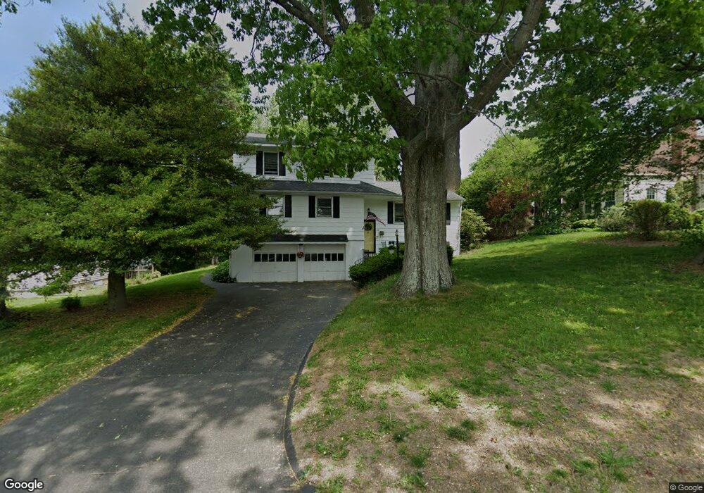 104 Chestnut Hill Rd, Trumbull, CT 06611 - photo 1