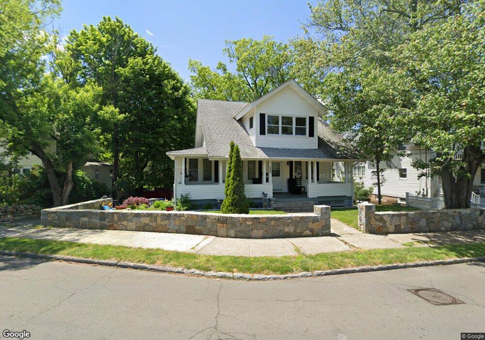 639 Wayne St, Bridgeport, CT 06606 - photo 1