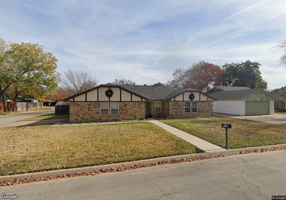 7632 Hunt Dr, North Richland Hills, TX 76182 - photo 1